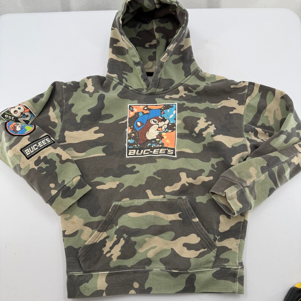 Buc-ees Hoodie Boys Youth Large Camo Beaver Graphic Sleeve Patches Pullover